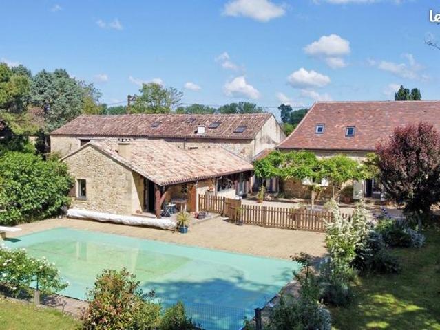 Maison 7 pièces 232 m²