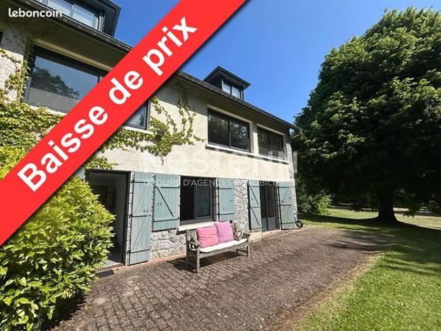 Maison 7 pièces 232 m²