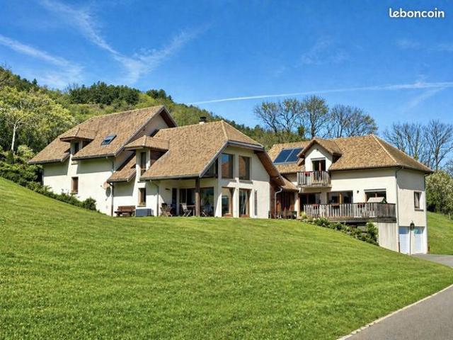 Maison 7 pièces 232 m²