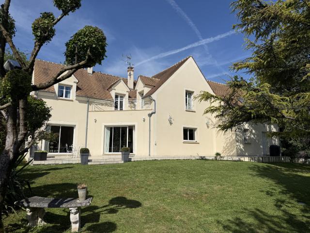 Maison 7 pièces 232 m²