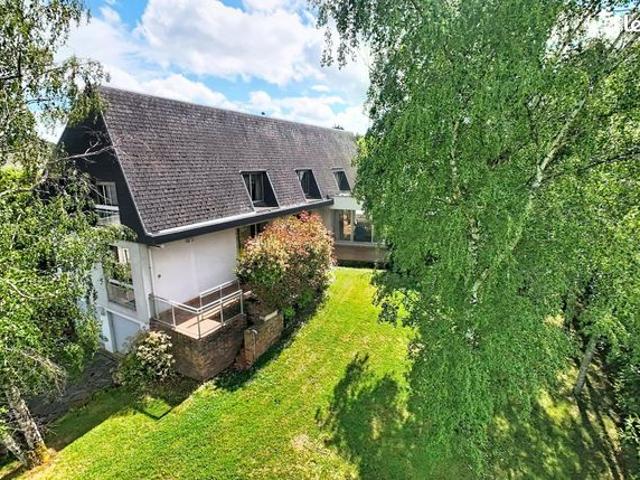 Maison 7 pièces 232 m²