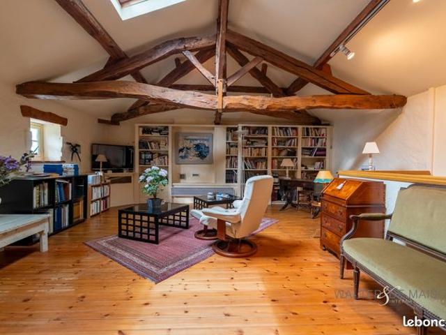 Maison 7 pièces 233 m²