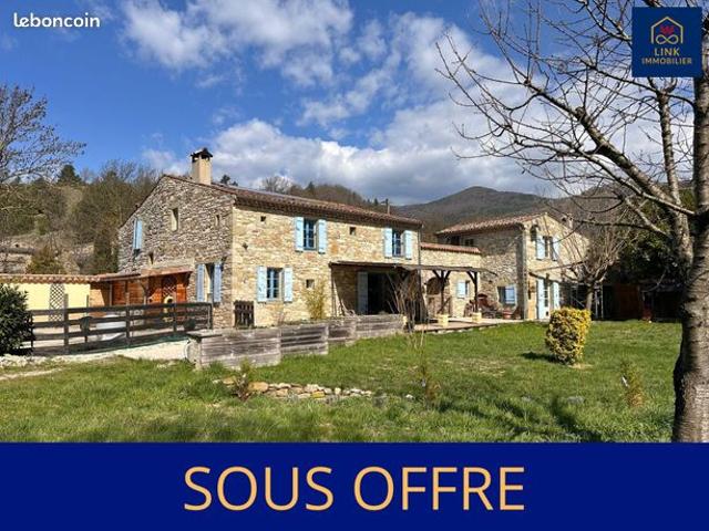 Maison 7 pièces 233 m²