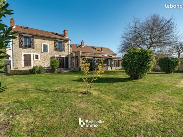 Maison 7 pièces 233 m²