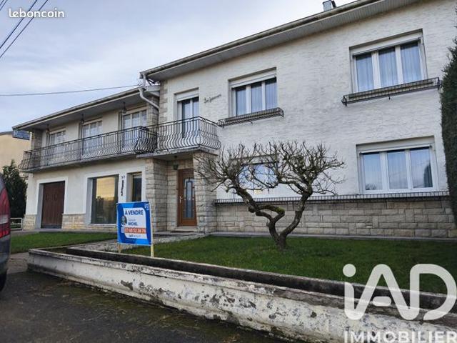Maison 7 pièces 233 m²