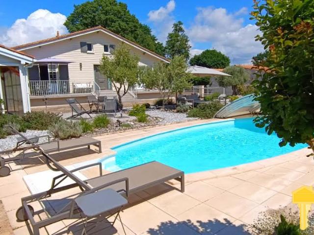 Maison 7 pièces 233 m²