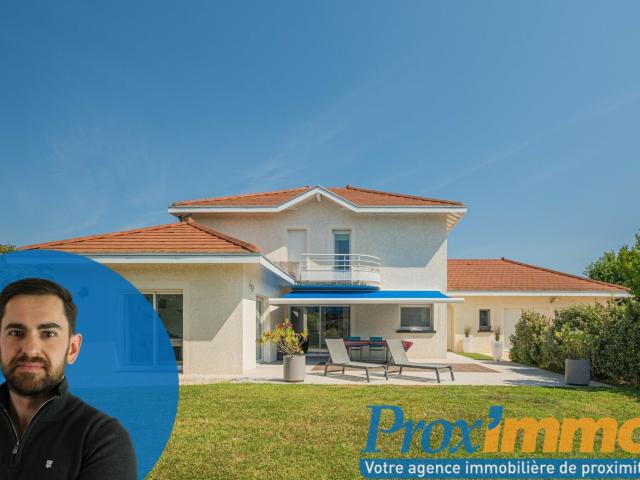 Maison 7 pièces 233 m²