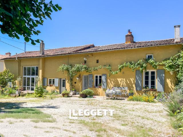 Maison 7 pièces 233 m²