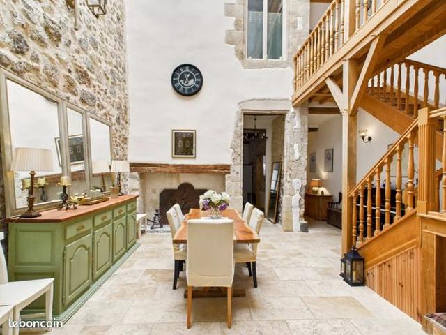 Maison 7 pièces 233 m²