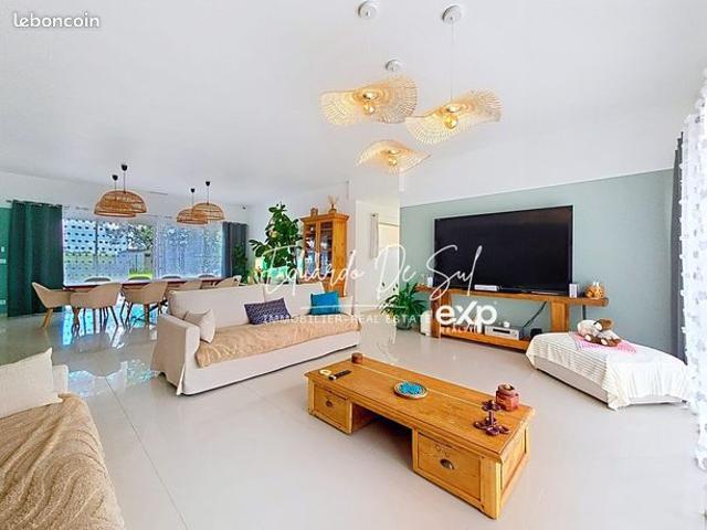 Maison 7 pièces 233 m²