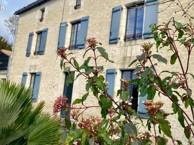 Maison 7 pièces 233 m²