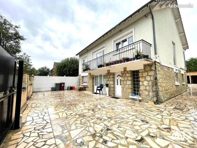 Maison 7 pièces 233 m²