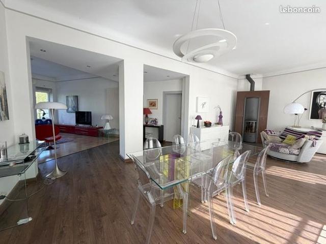 Maison 7 pièces 233 m²