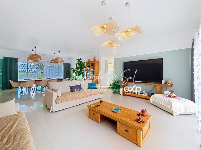 Maison 7 pièces 233 m²