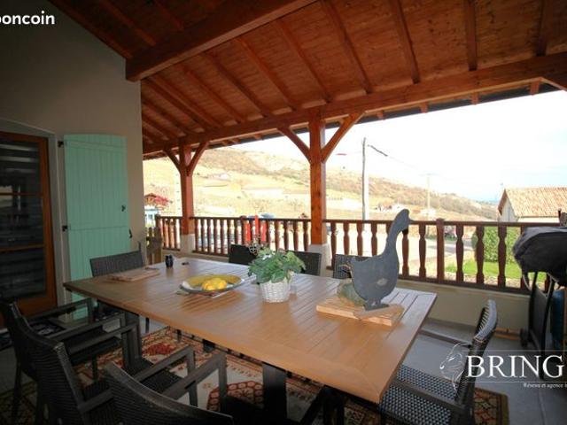 Maison 7 pièces 244 m²