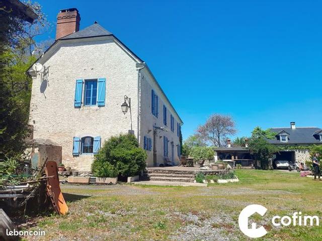 Maison 7 pièces 244 m²