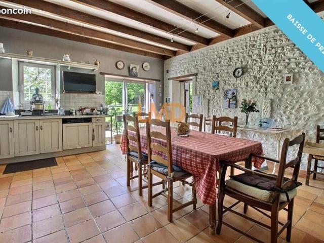 Maison 7 pièces 244 m²