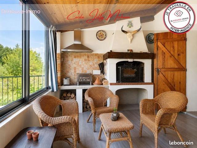 Maison 7 pièces 244 m²