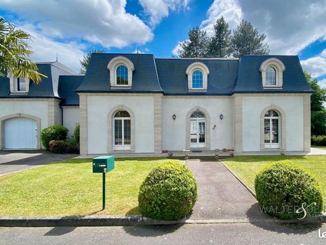 Maison 7 pièces 244 m²