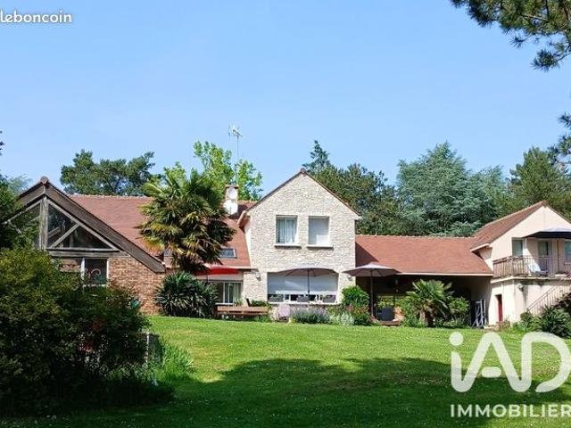 Maison 7 pièces 244 m²