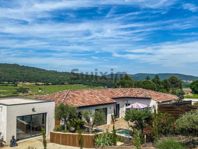 Maison 7 pièces 244 m²
