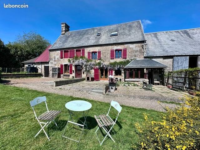 Maison 7 pièces 244 m²