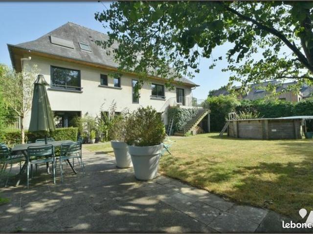 Maison 7 pièces 244 m²