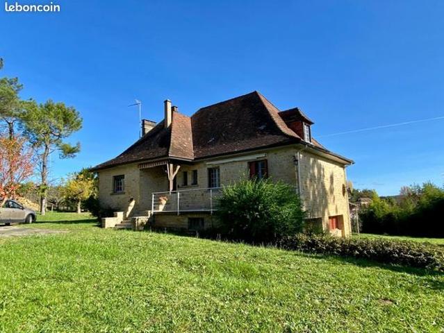 Maison 7 pièces 244 m²