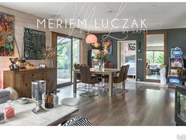 Maison 7 pièces 244 m²