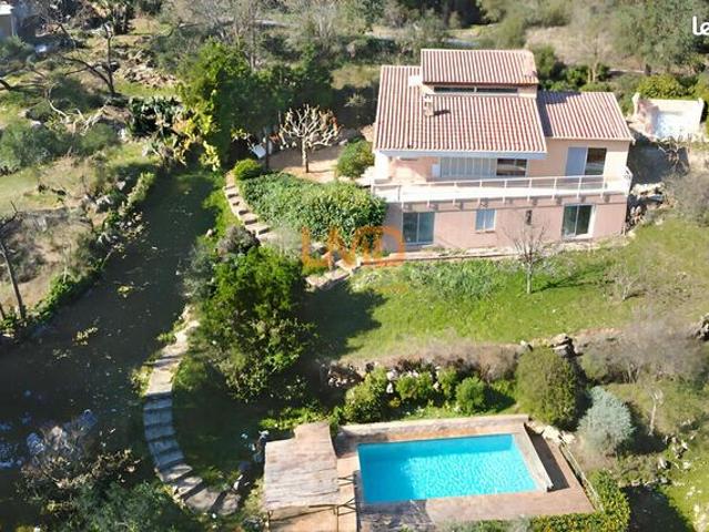 Maison 7 pièces 244 m²