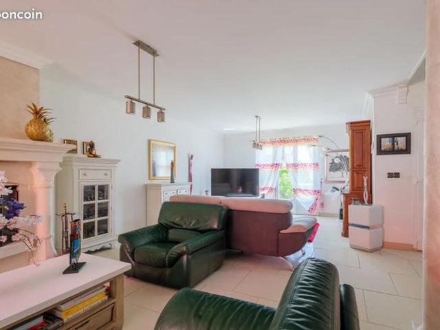 Maison 7 pièces 245 m²