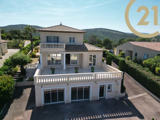Maison 7 pièces 245 m²