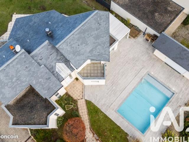 Maison 7 pièces 245 m²