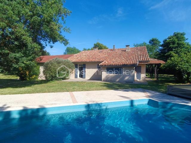 Maison 7 pièces 245 m²