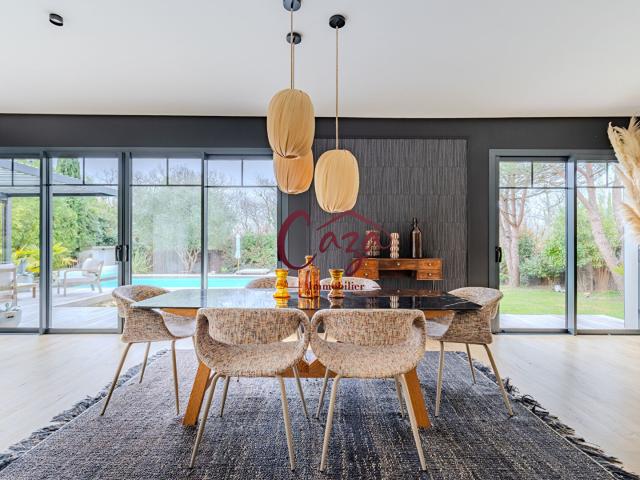 Maison 7 pièces 245 m²