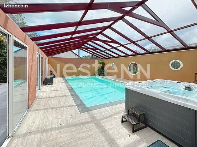 Maison 7 pièces 245 m²