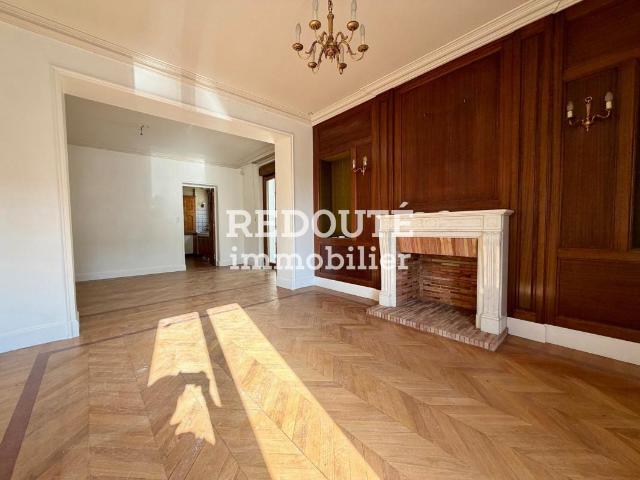 Maison 7 pièces 245 m²