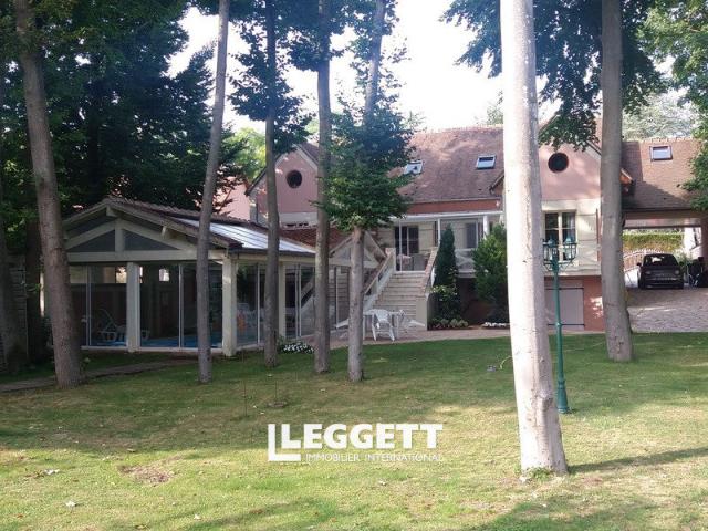 Maison 7 pièces 245 m²