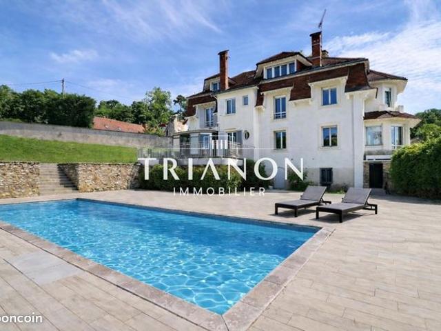 Maison 7 pièces 245 m²