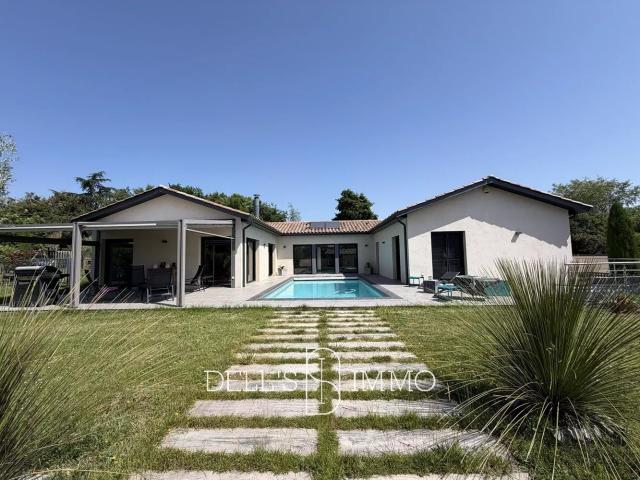 Maison 7 pièces 245 m²