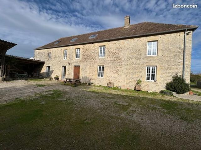 Maison 7 pièces 245 m²