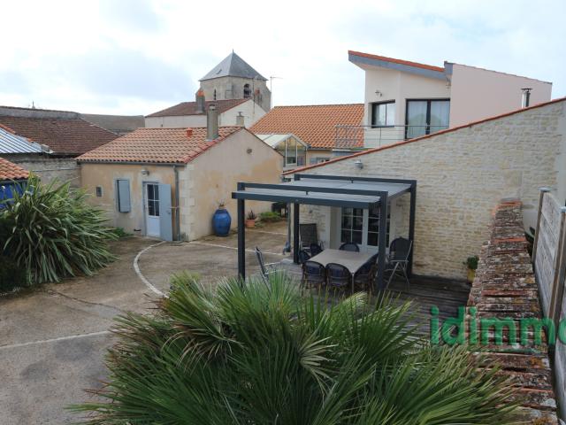 Maison 7 pièces 245 m²