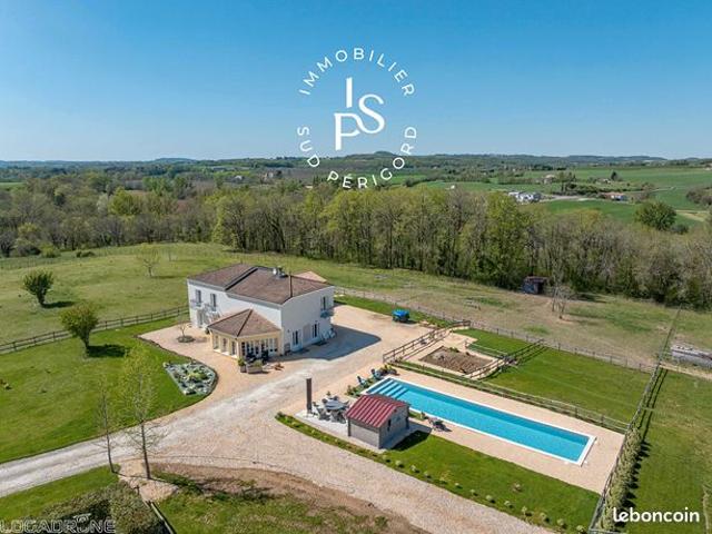 Maison 7 pièces 245 m²