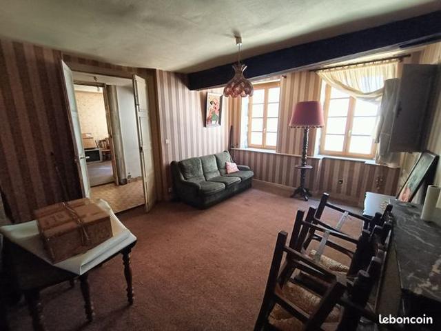 Maison 7 pièces 245 m²