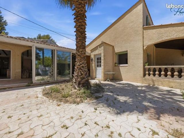 Maison 7 pièces 245 m²