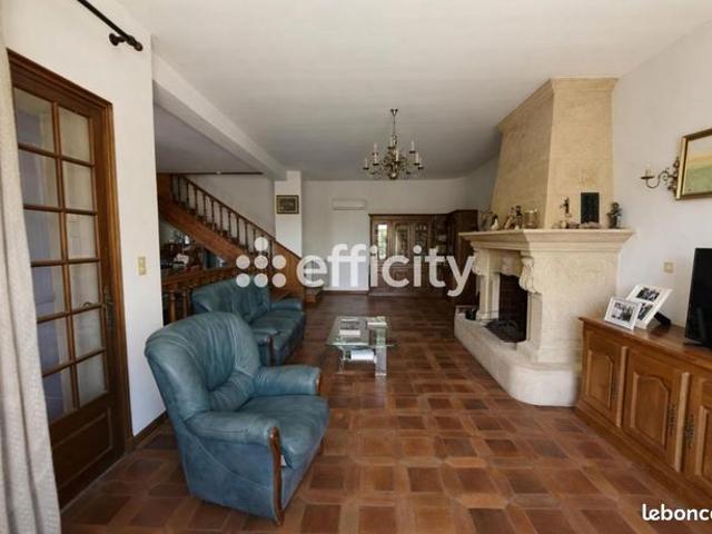 Maison 7 pièces 245 m²