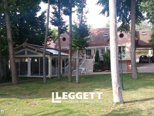 Maison 7 pièces 245 m²