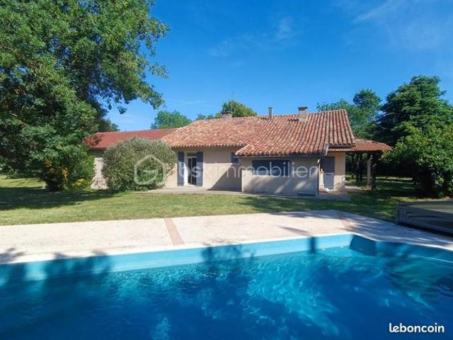 Maison 7 pièces 245 m²