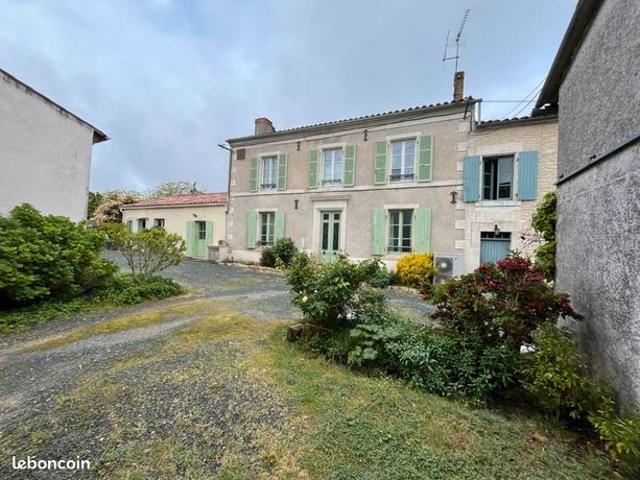 Maison 7 pièces 245 m²