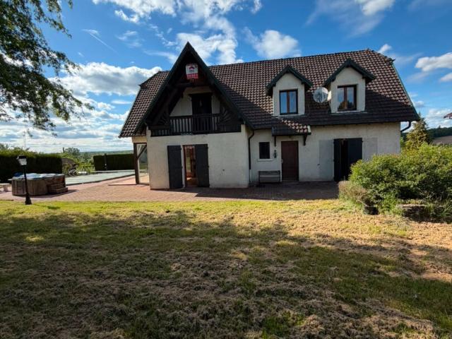 Maison 7 pièces 245 m²